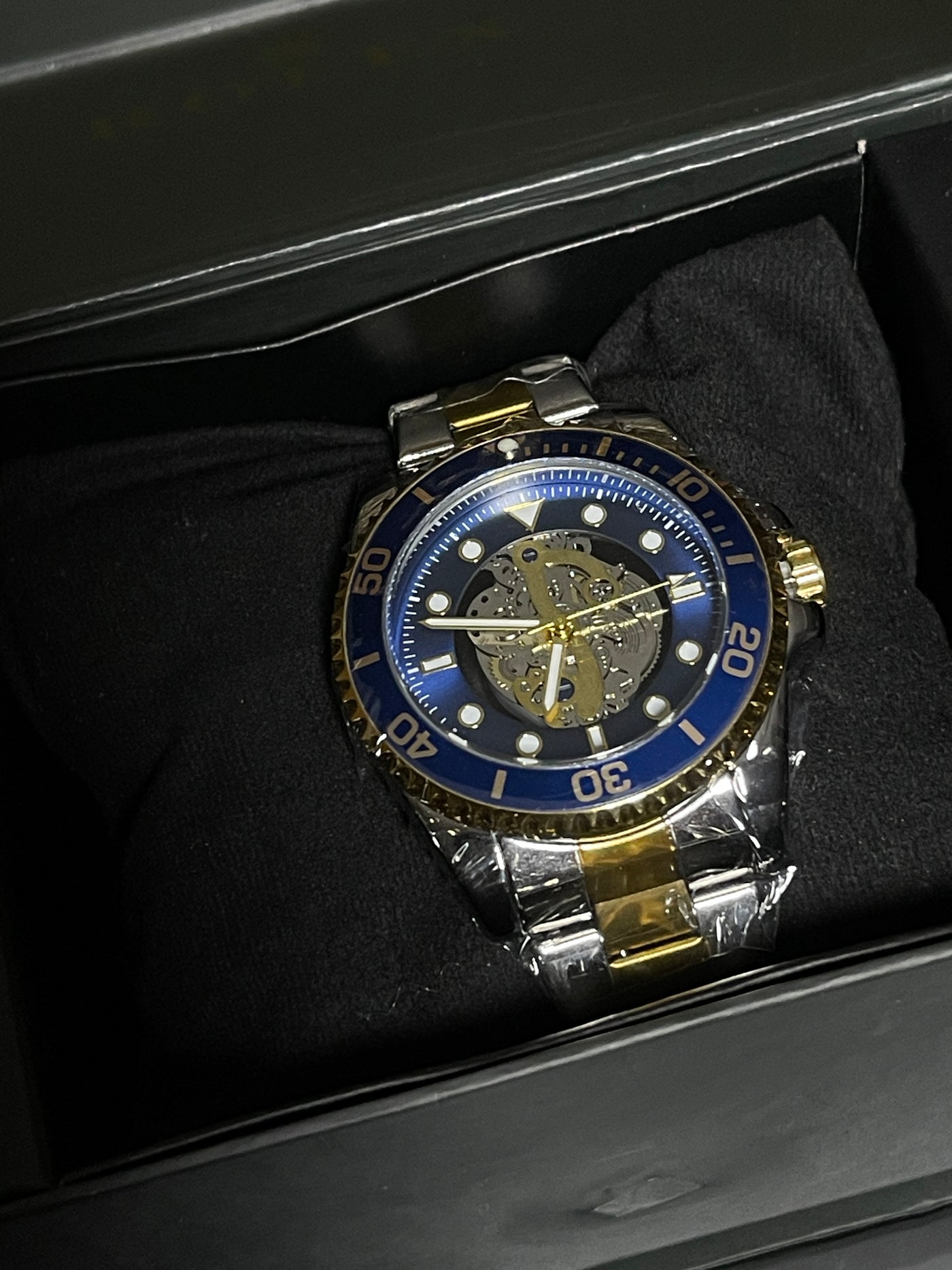 Rolex Oyster Perpetual – Blue Dial | Timeless Luxury in Motion