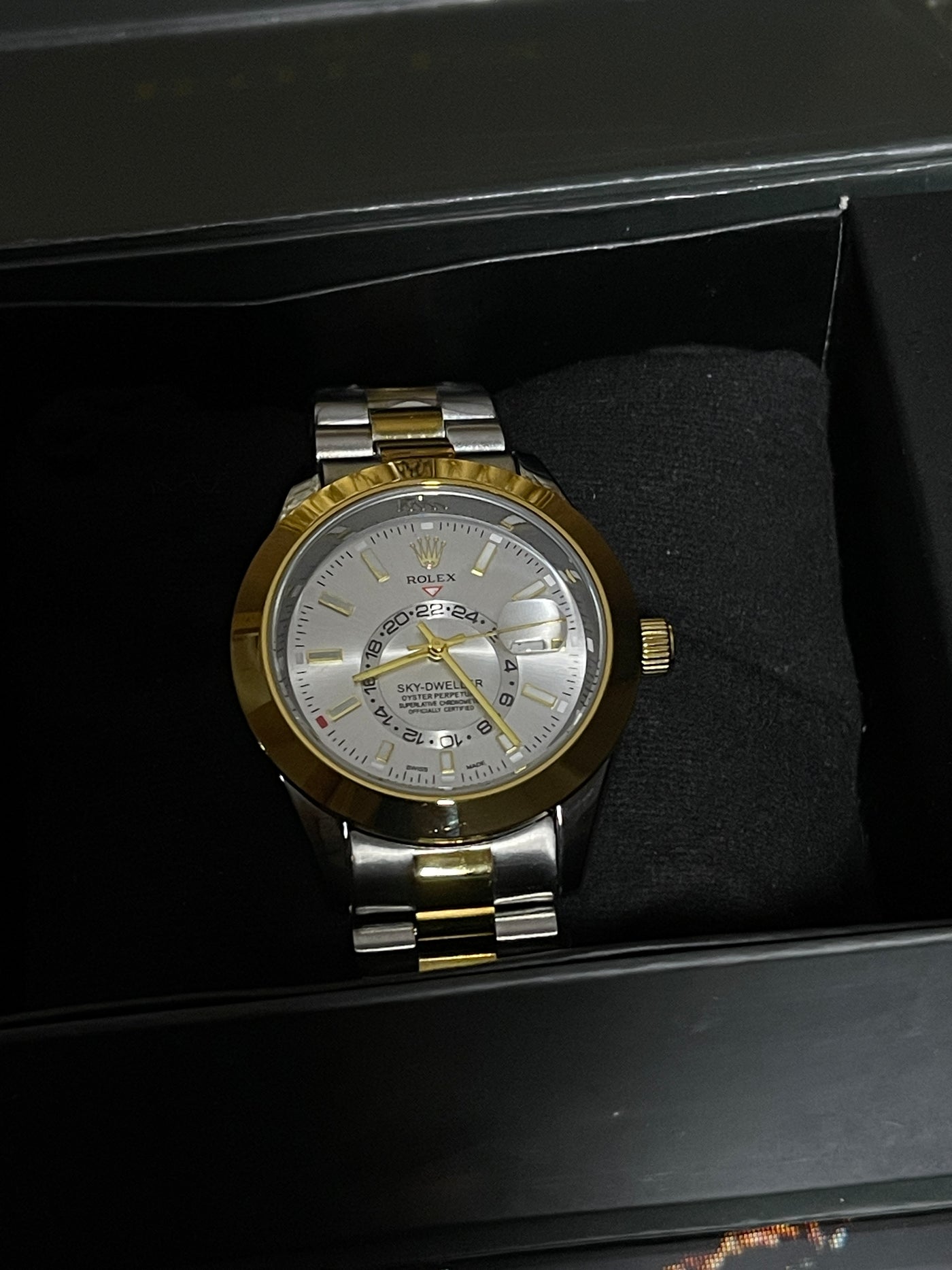 ROLEX PREMIUM WHITE DIAL - GOLDEN CHAIN EDITION