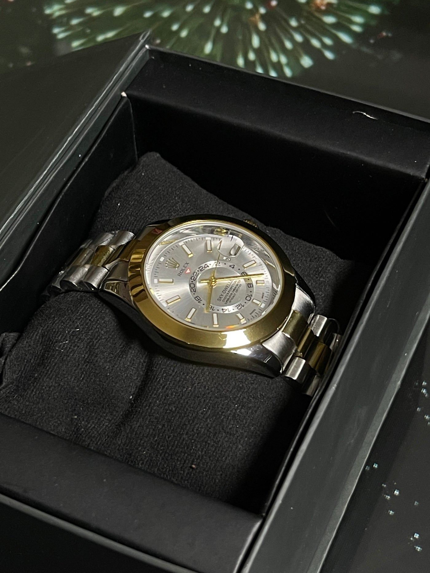 ROLEX PREMIUM WHITE DIAL - GOLDEN CHAIN EDITION