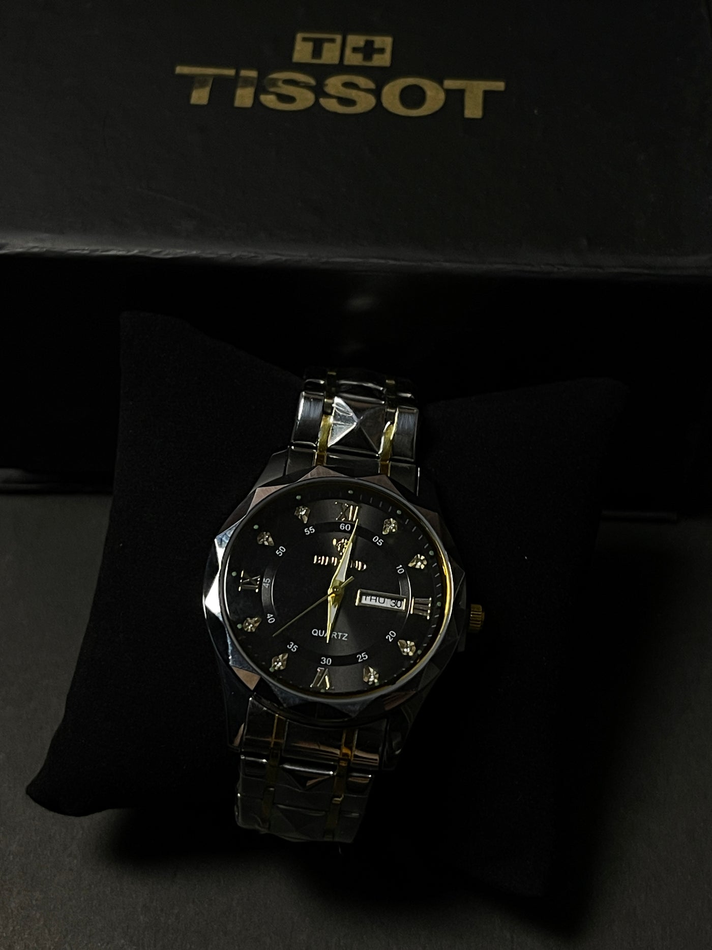 FORICHS™ Signature Black Luxury Watch – Timeless Elegance for Men