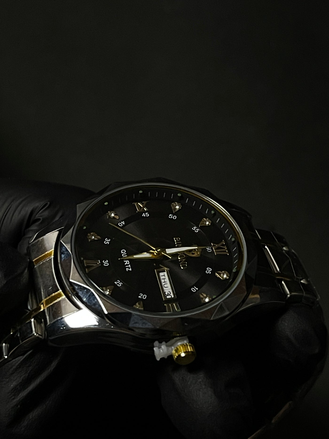 FORICHS™ Signature Black Luxury Watch – Timeless Elegance for Men