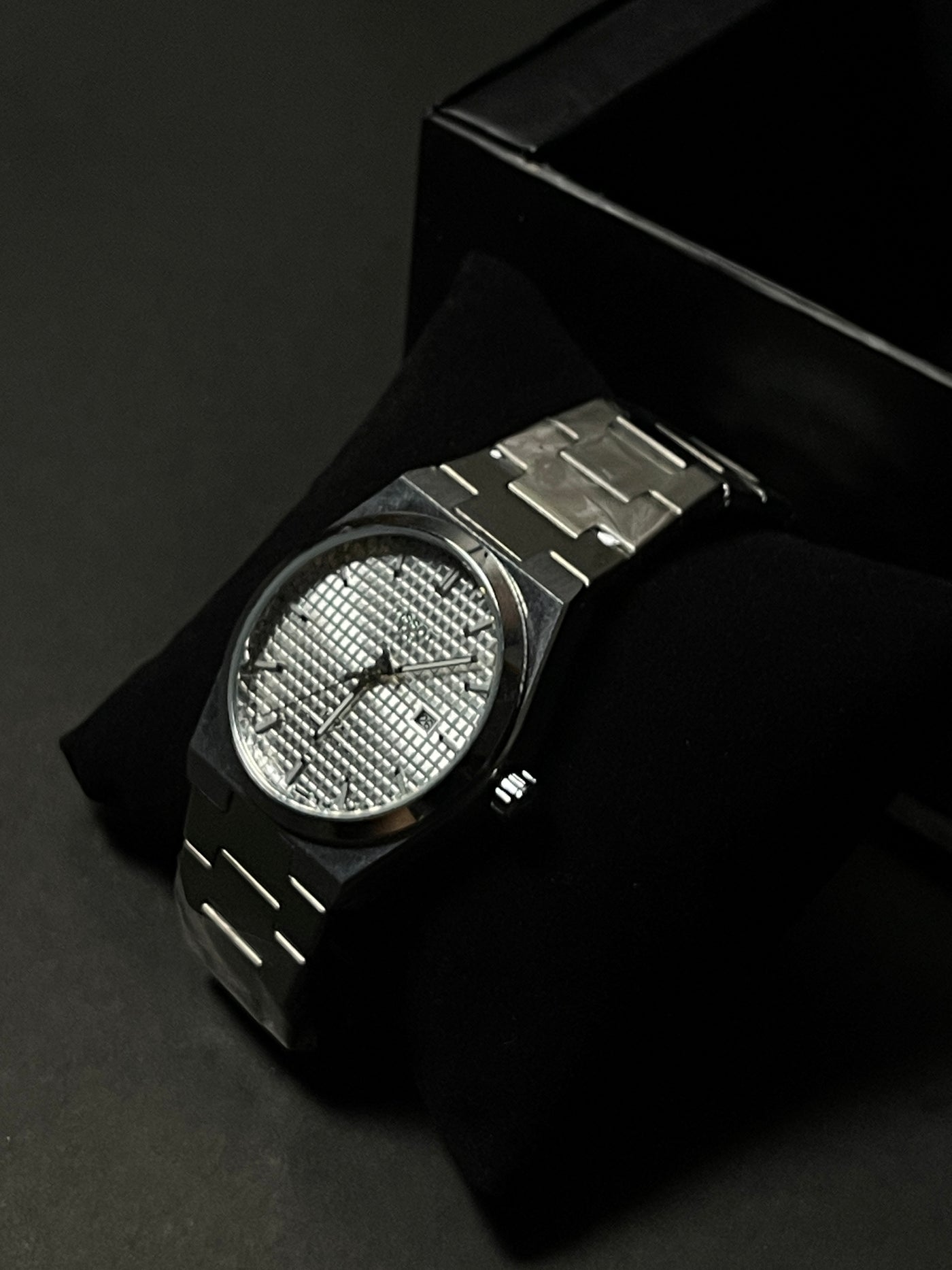 TISSOT SilverCore - The Silent Statement