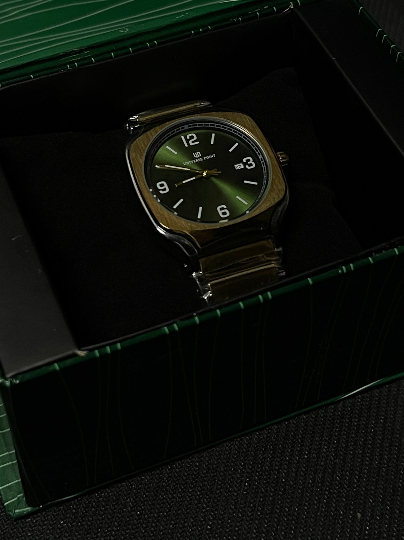 EMERALD GREEN DAIL - FULL GOLDEN CHAIN WATCH BY UNIVERSE POINT