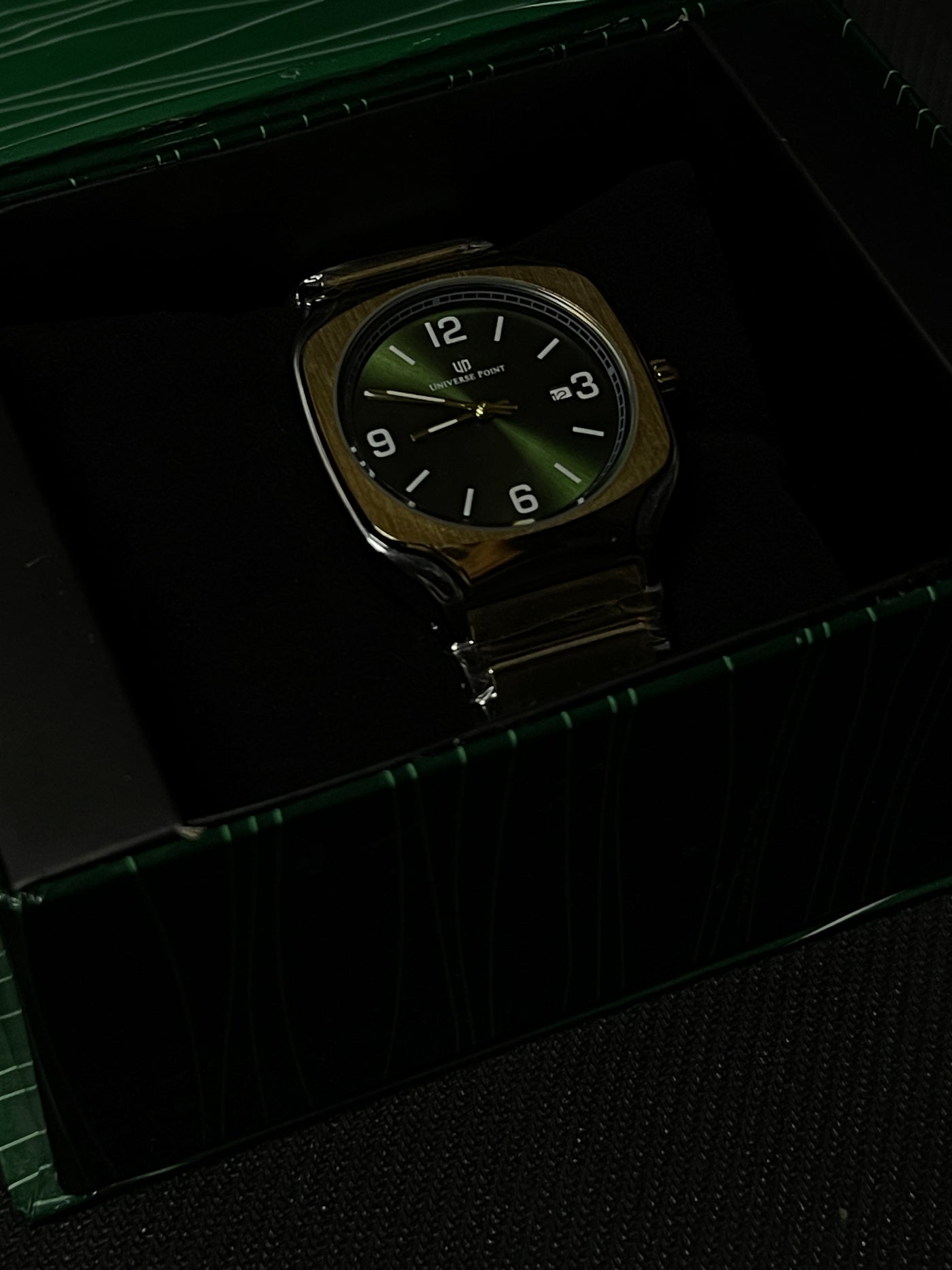 EMERALD GREEN DAIL - FULL GOLDEN CHAIN WATCH BY UNIVERSE POINT